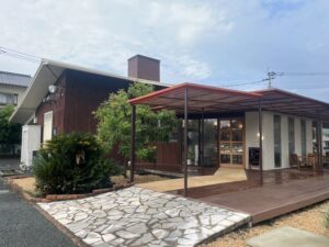 長嶺西｜居心地のよさに、おもわず長居したくなる洋菓子店「パティスリーグルトン」