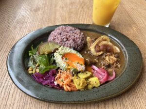 平田｜どんな人も訪れやすい、心安らぐ隠れ家カフェ