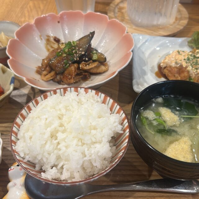 下通｜朝から夜まで楽しめる手作りおばんざいのお店