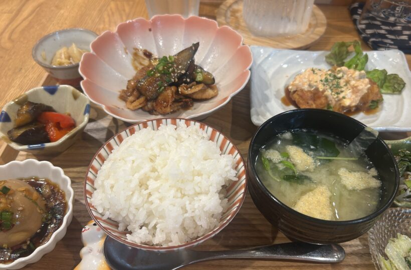 下通|朝から夜まで楽しめる手作りおばんざいのお店