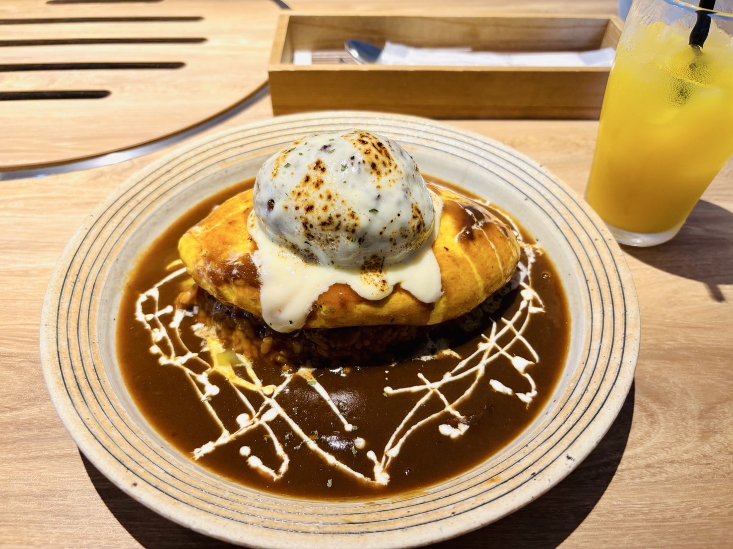 楠｜ランチ限定！焼肉屋さんが作るこだわりのふわとろオムライス