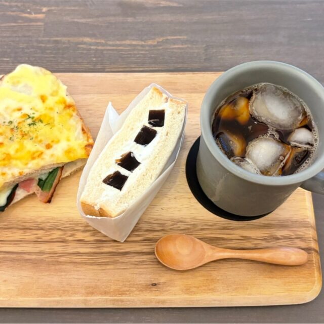 良町｜パン屋さん特製の贅沢パフェ！地域の人に愛される小さなベーカリー