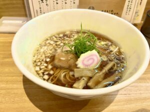 帯山｜思わず唸る！最後の一口までこだわりの詰まったラーメン