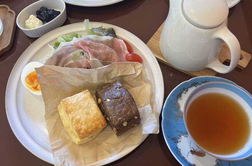 江津|お気に入りのカップ&ソーサーでいただく紅茶と手作りスコーン