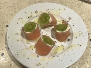 上通｜焼鳥と洋食とナチュラルワインが楽しめるお店