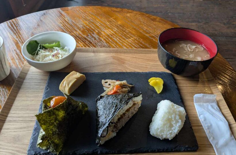 大津町|地産地消にこだわった、握りたての「おにぎり定食」が楽しめる古民家カフェ