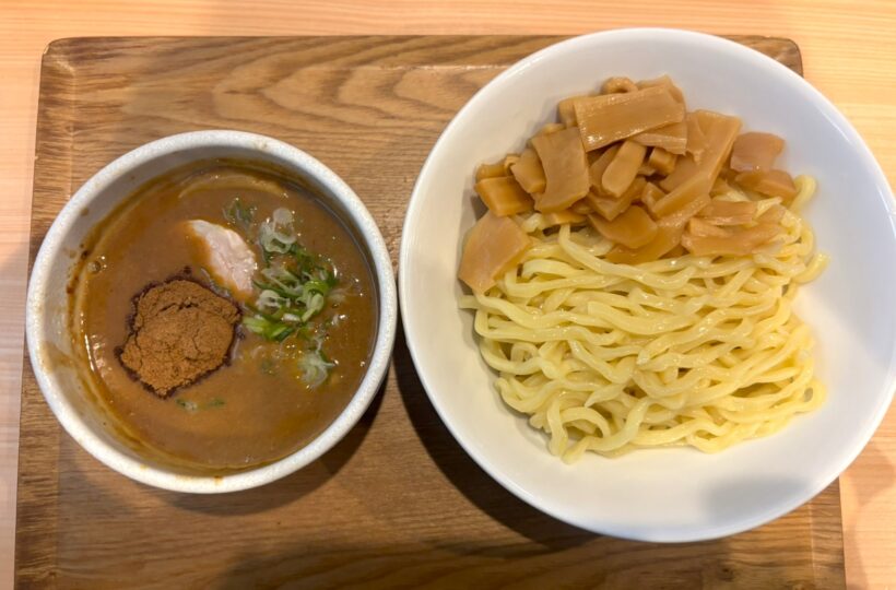 九品寺｜行列必至！濃厚スープと極太麺を味わえるつけ麺店