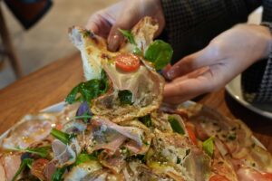 山鹿｜里山に佇む本格窯焼きピザ店で味わう、安心素材のこだわりの一枚