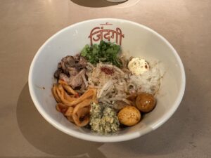 安政町｜深夜に行きたくなる、音とスパイスのラーメン店