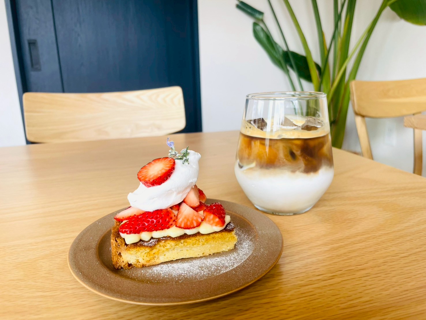 大津町｜桜の見える場所でこだわりのコーヒーと自家製デザートがいただけるコーヒーショップ