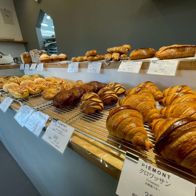 大津町｜まるで美術館！クロワッサンとバゲットが看板メニューのオシャレなベーカリー