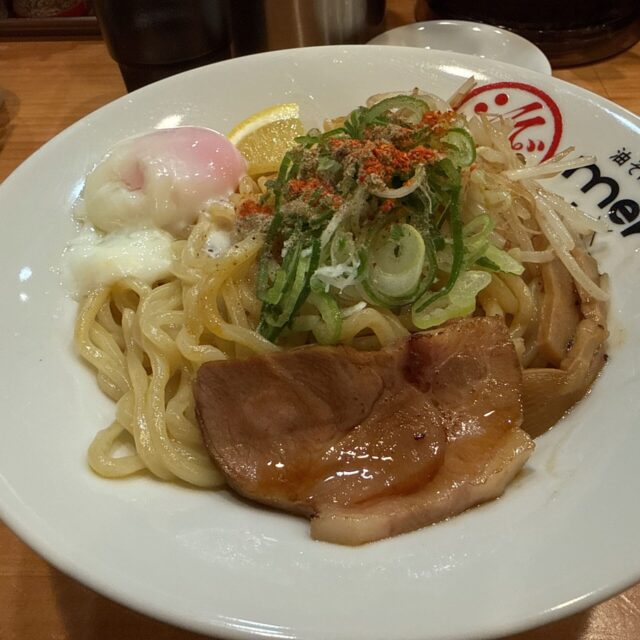 安政町｜やみつき必至！ガッツリ食べたい欲を満たす、こだわりの極太油そば