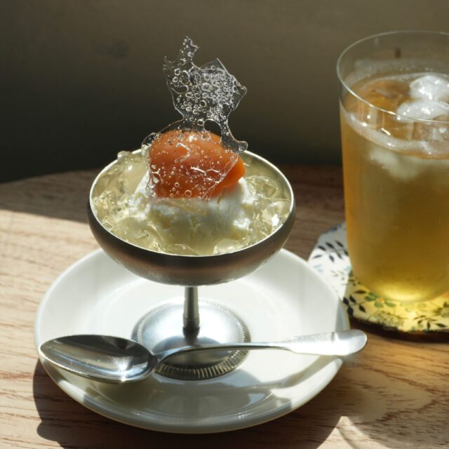 水道町｜レトロなビルの3階に佇む隠れ家カフェで、ゆっくりとしたひとときを