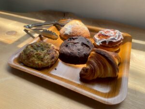 武蔵ヶ丘｜噛むほどに広がる美味しさ！日の光が差し込む素敵なパン屋さん