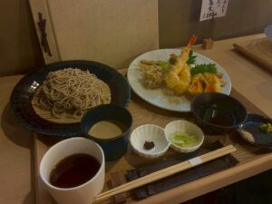 呉服町｜和を味わい、心ほどける。あなたの気分に応えてくれる蕎麦処