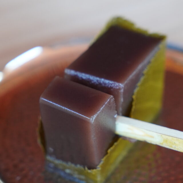 新町｜川のせせらぎを眺めながら本格的な和菓子とお茶が味わえる和モダンカフェ