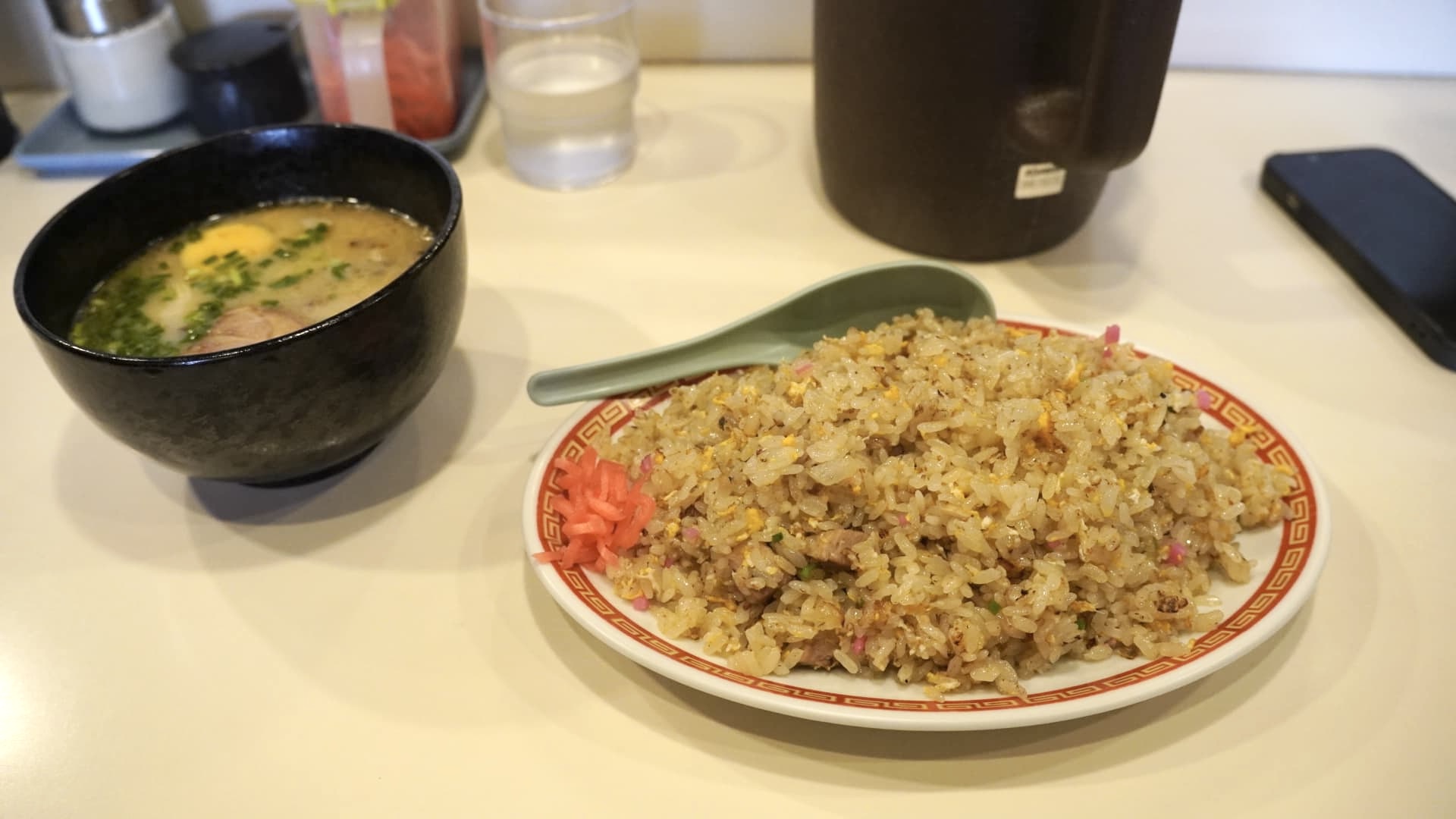 西辛島町｜あっさり豚骨と大人気の焼きめしが同時に楽しめるボリューム満点のラーメン屋